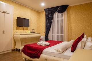 Отель Resident Hotel Delux Алматы Люкс с кроватью размера «king-size»-2